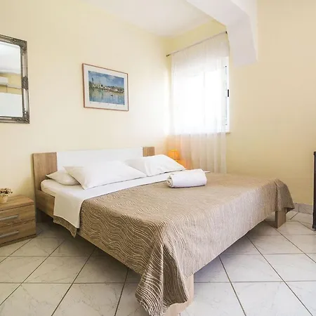 With Parking Space Podstrana, Split - 10348 דירה פודסטראנה
