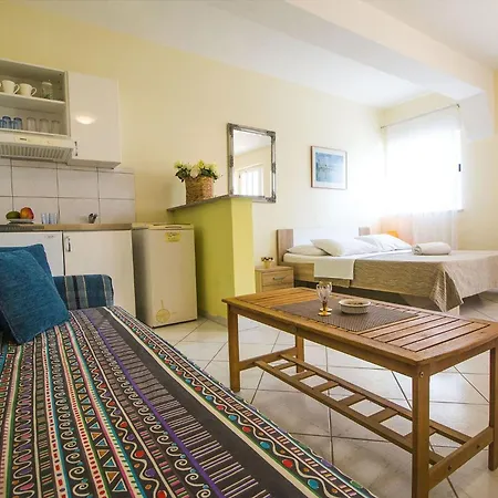 With Parking Space Podstrana, Split - 10348 דירה פודסטראנה